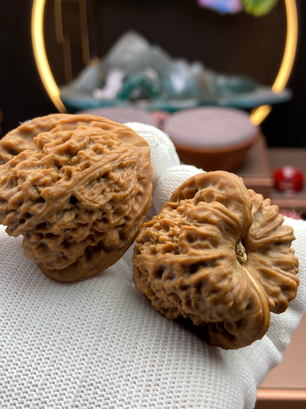 桃心三角大凹（39.6 37.5 39.1）（38.7g）文玩核桃