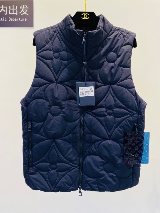 全新未使用 LouisVuitton/路易威登 藏青色马甲 46码 12982092