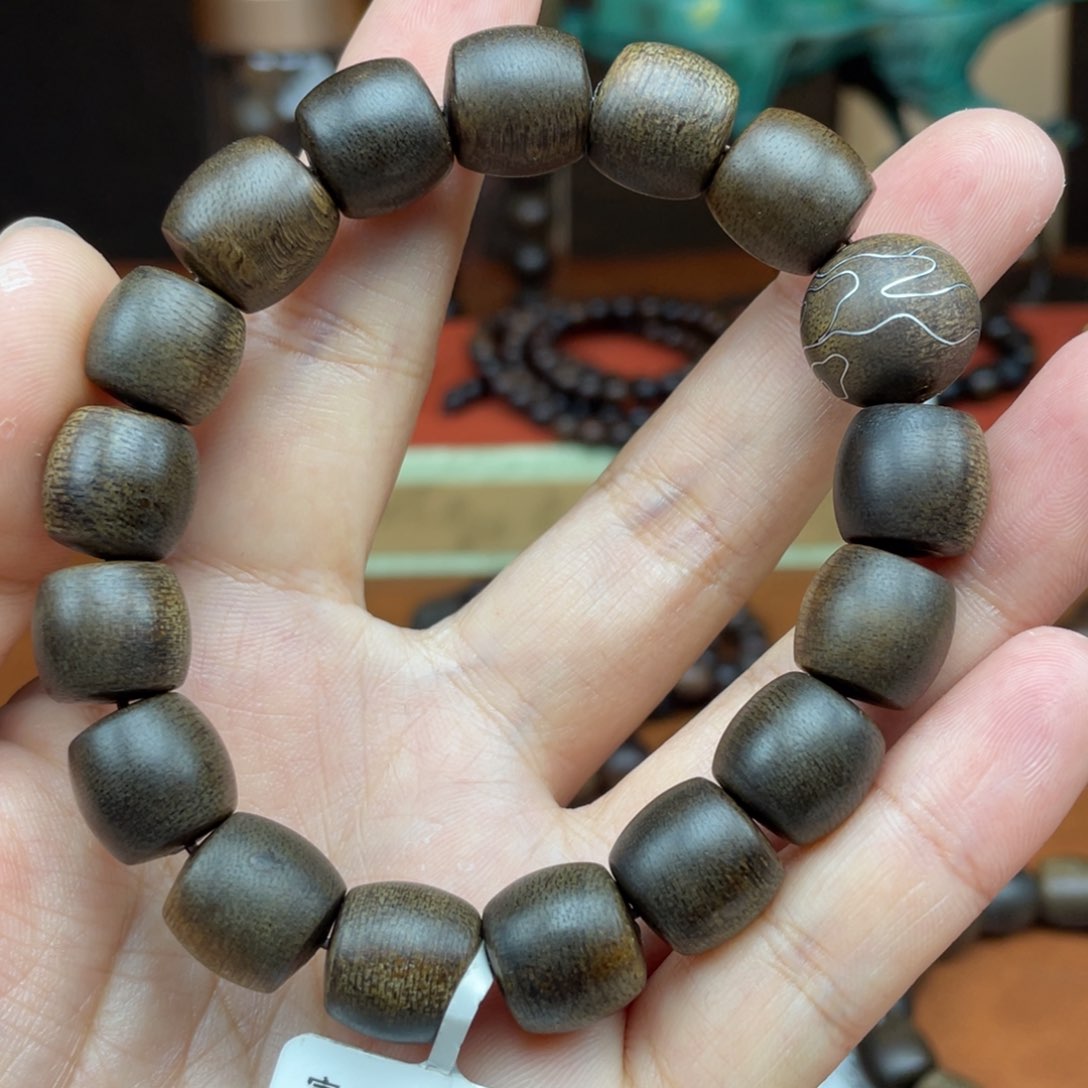 沉香手串越南富森红土玉化沉水