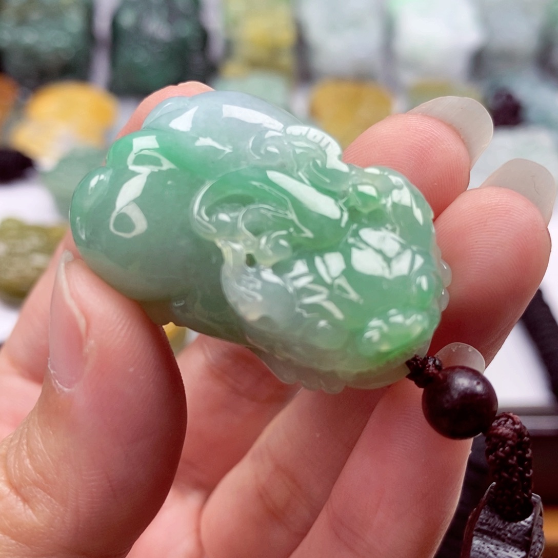 翡翠颈饰未镶嵌翡翠