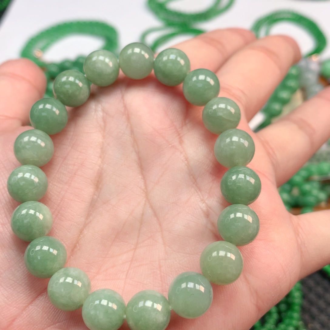 翡翠手链未镶嵌翡翠