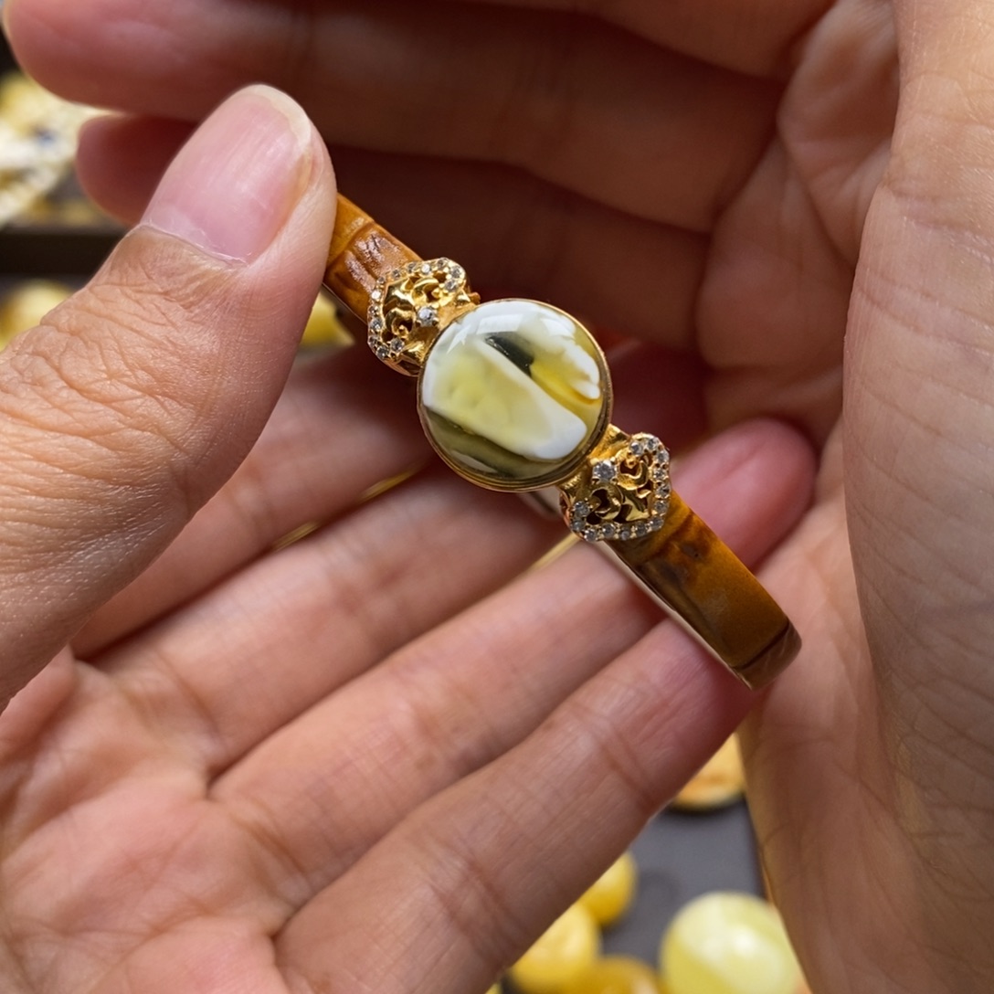 琥珀未镶嵌裸石蜜蜡