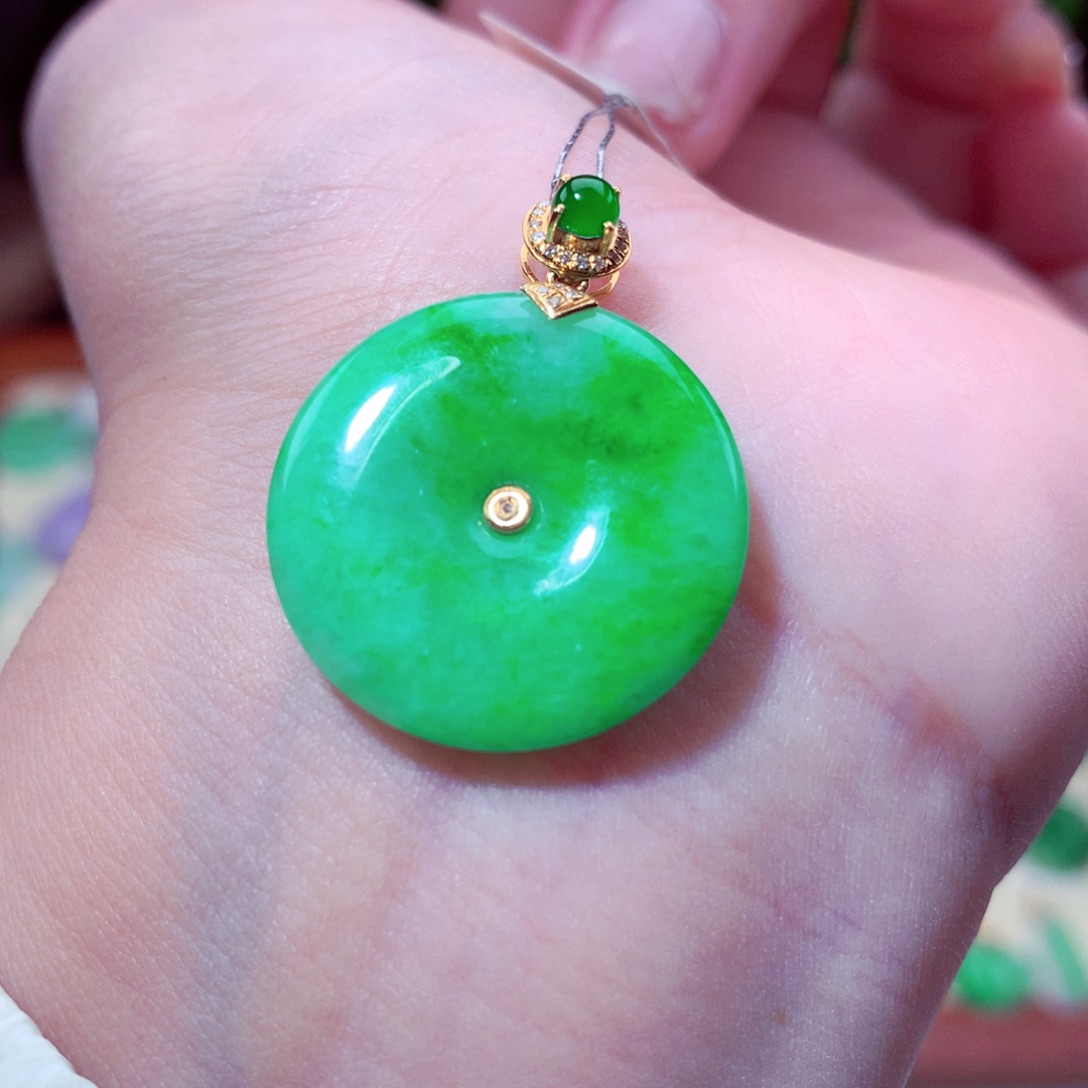 翡翠吊坠(不含链)18K金镶嵌