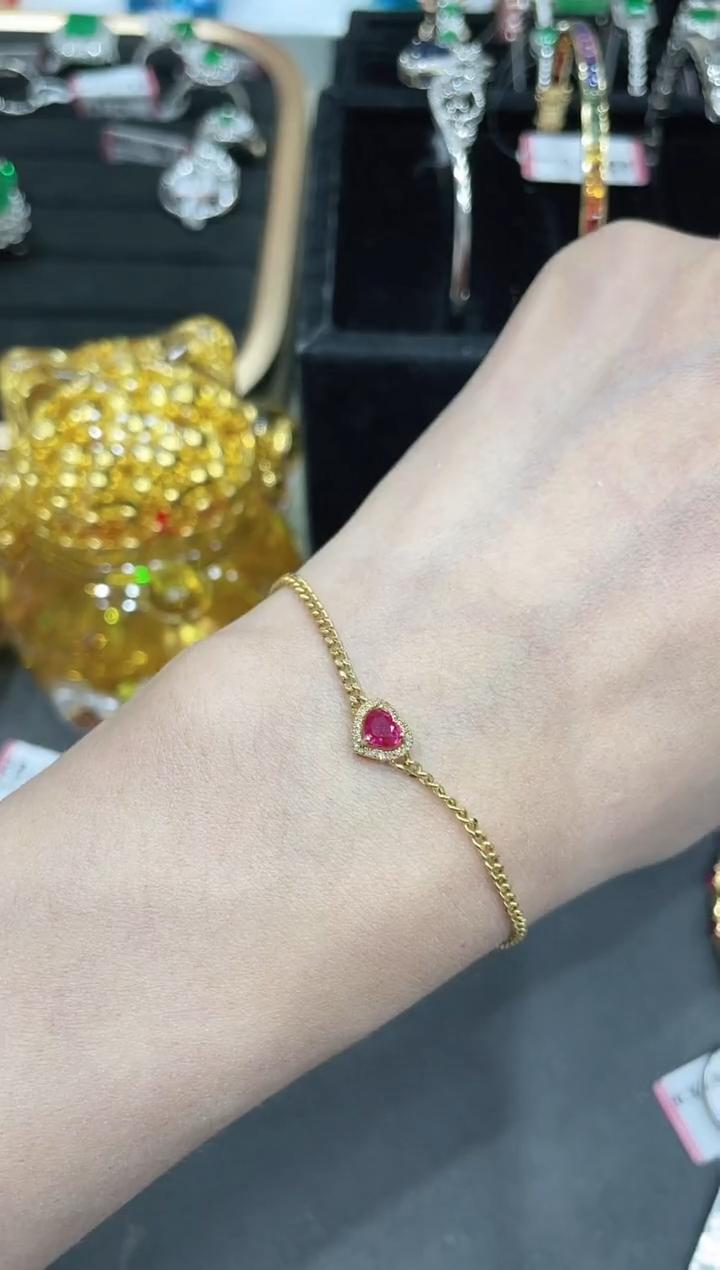 18K金镶嵌天然无烧红宝石手链爱心