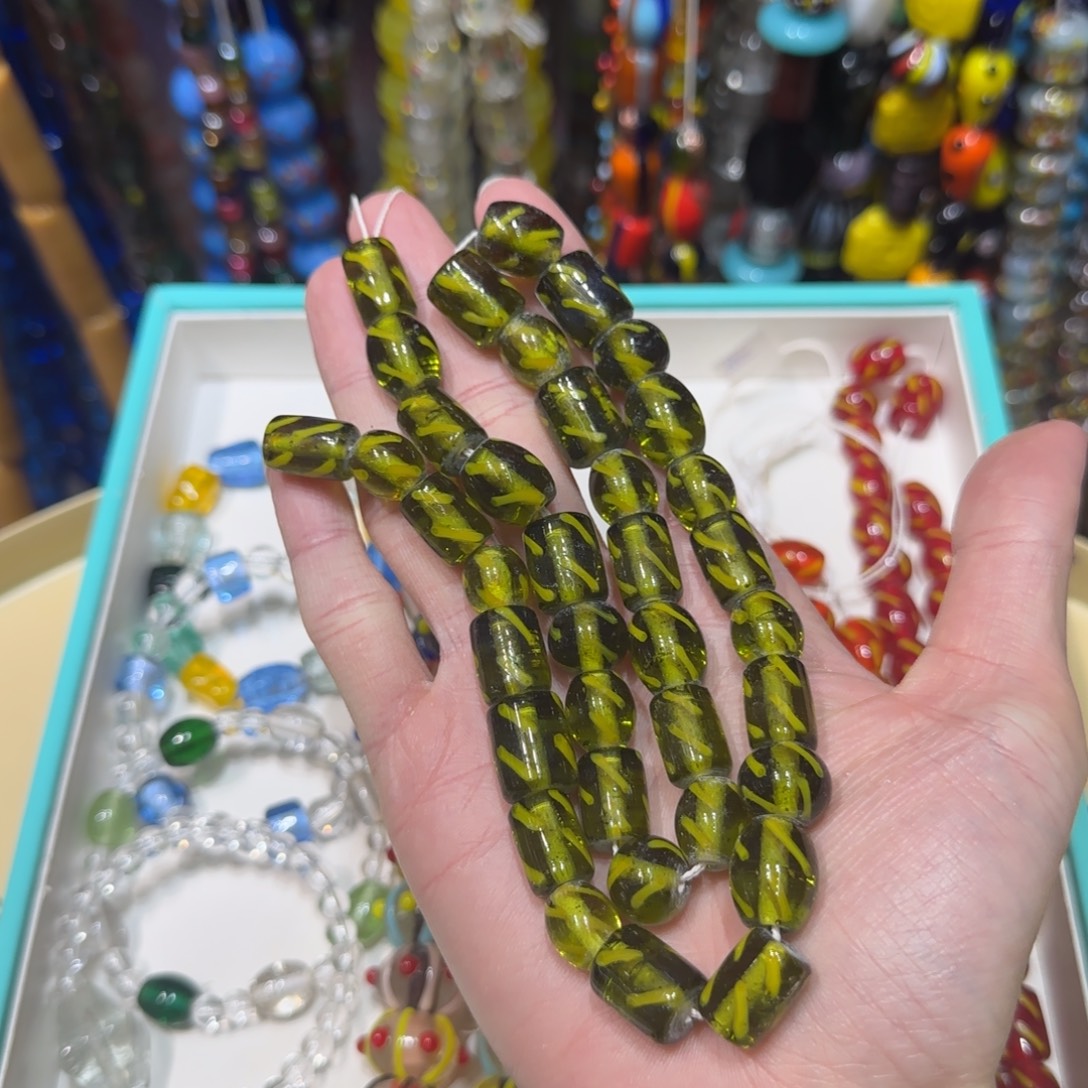 琉璃非金属橄榄绿描线琉璃珠