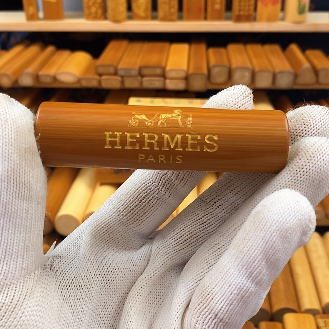 竹实心竹圆柱红皮雕刻