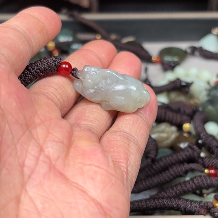 和田玉吊坠未镶嵌