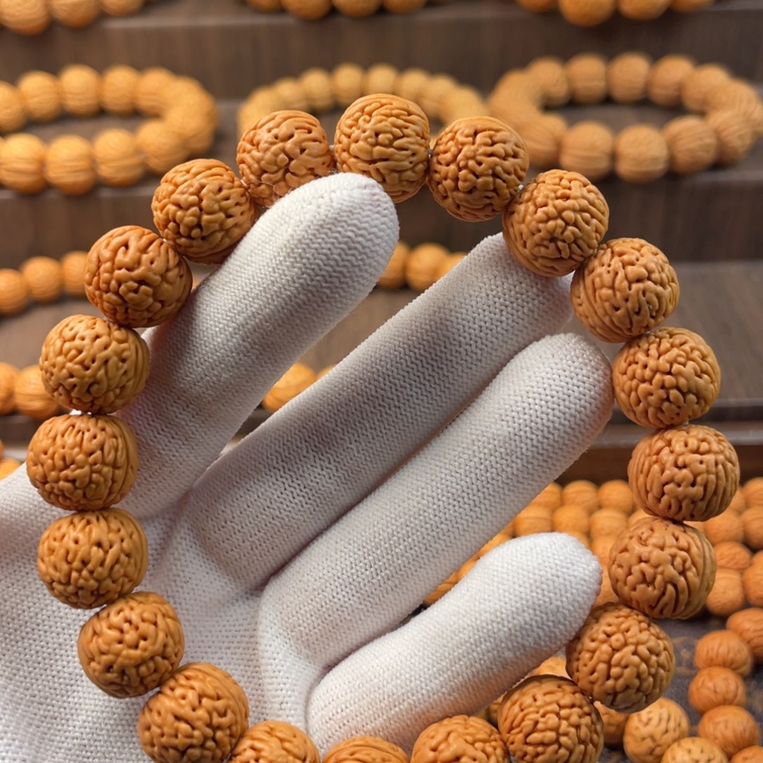 胖***跑桃核吊坠野生盘龙