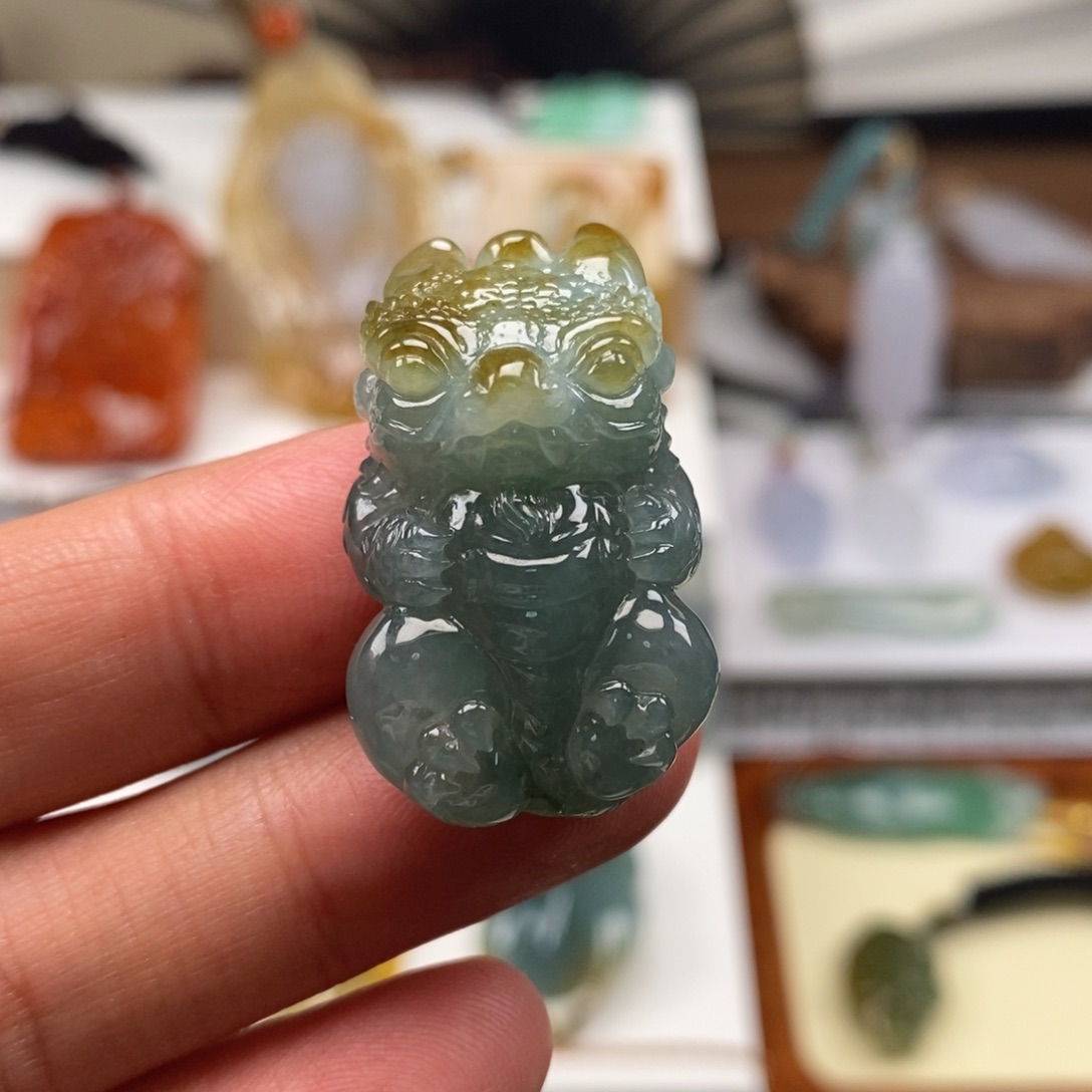 翡翠颈饰未镶嵌缅甸天然翡翠冰黄加绿宝宝龙