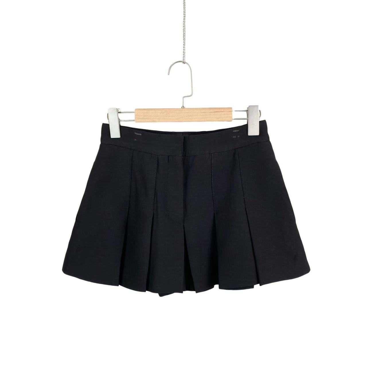 95新 Valentino/华伦天奴 lz034 羊毛 黑色百褶裙 38码