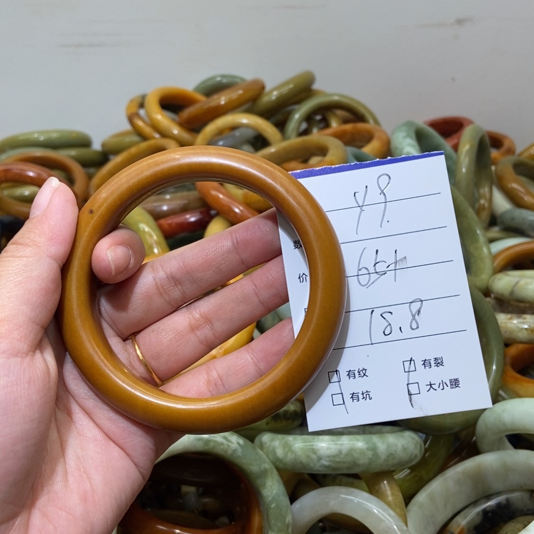 蛇纹石玉未镶嵌手镯芝***a