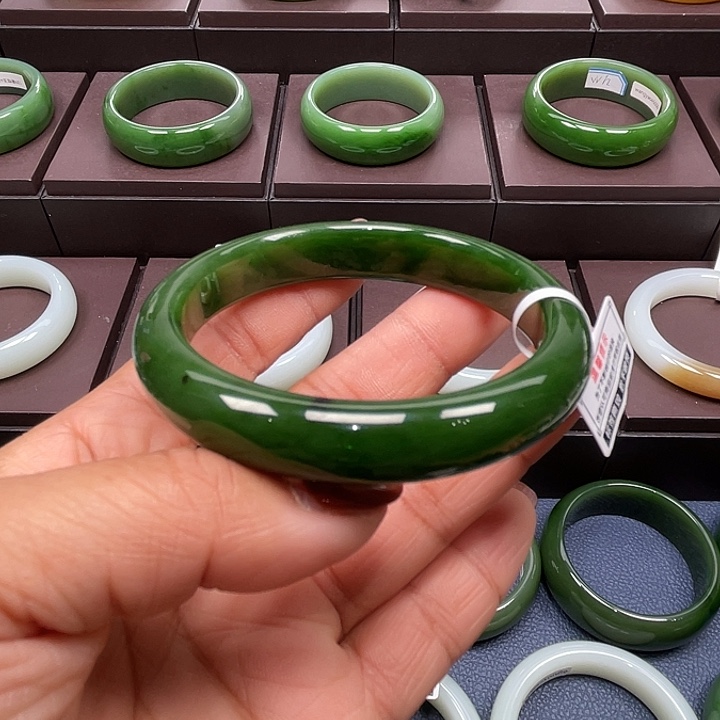 和田玉未镶嵌手镯5657