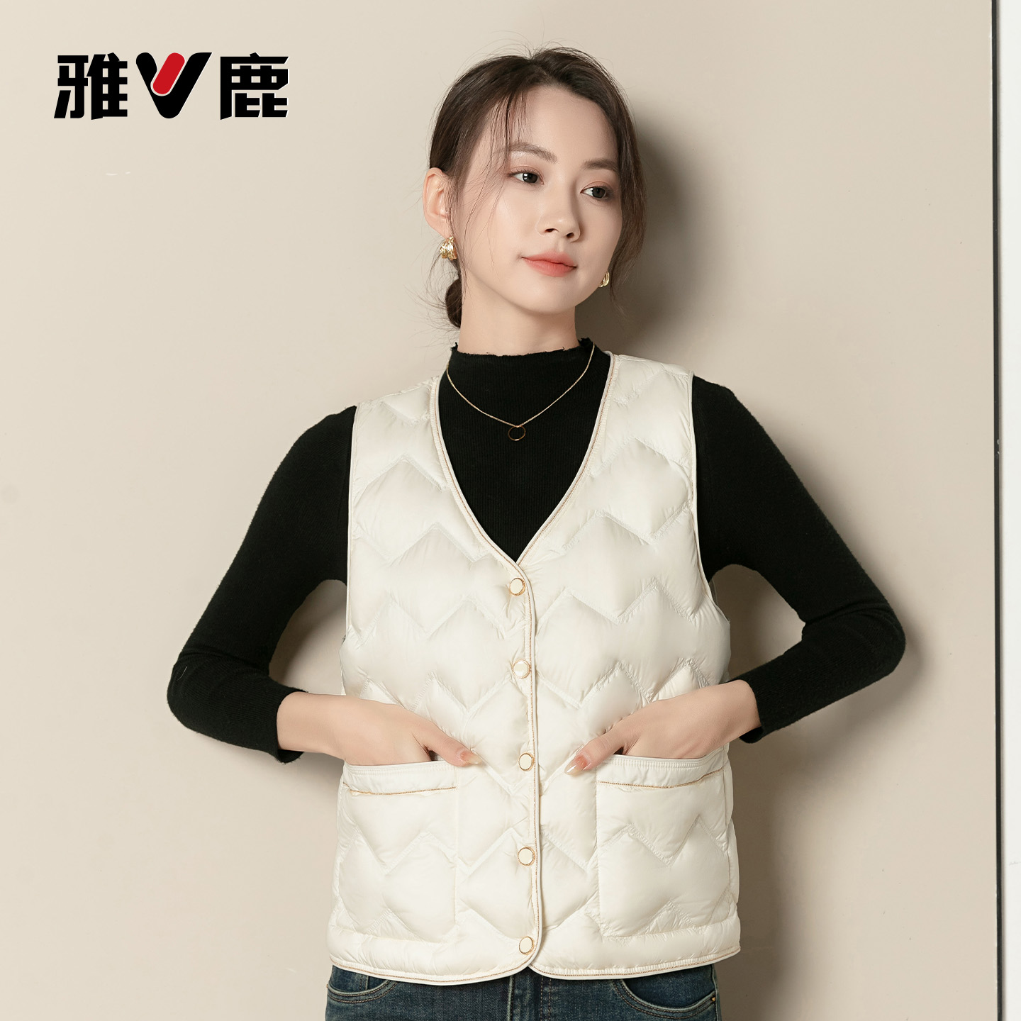 V/雅鹿轻薄羽绒马甲女士秋冬鸭绒小香风保暖背心无袖坎肩无领坎肩