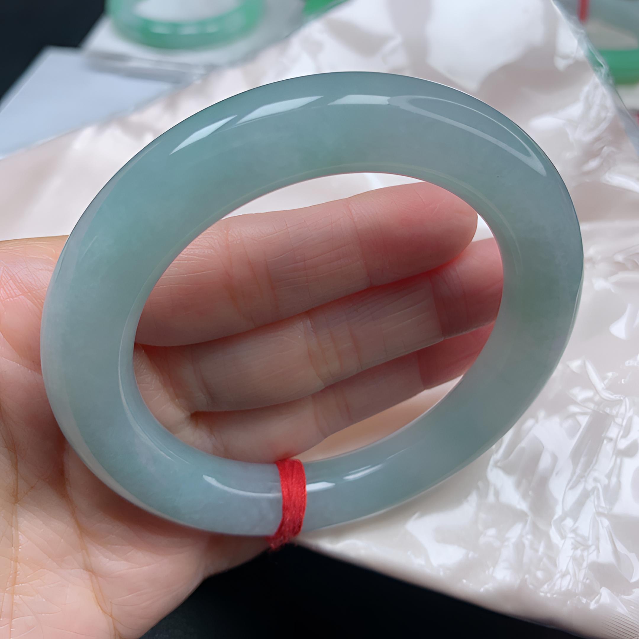 冰胶浅绿圆条手镯55