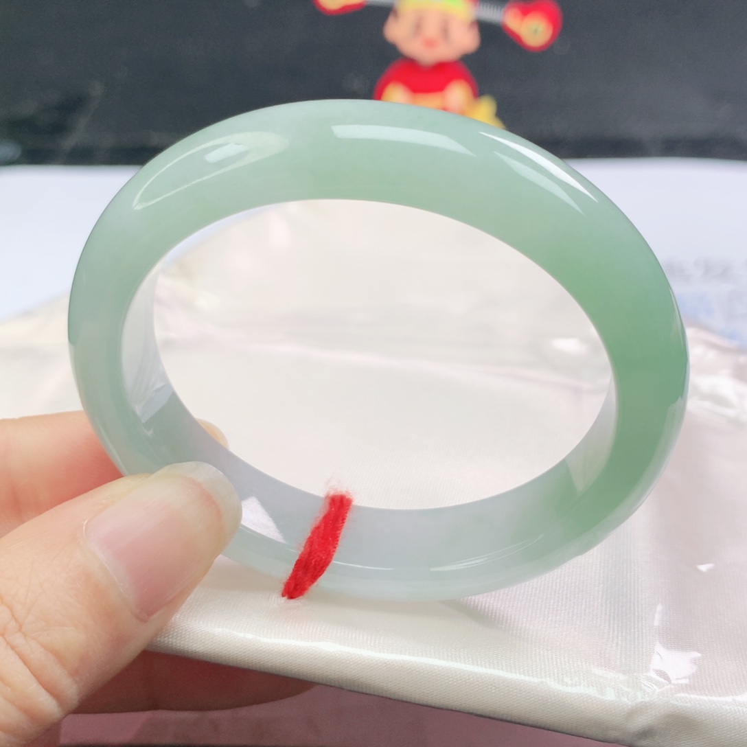 翡翠未镶嵌手镯（贵妃镯）