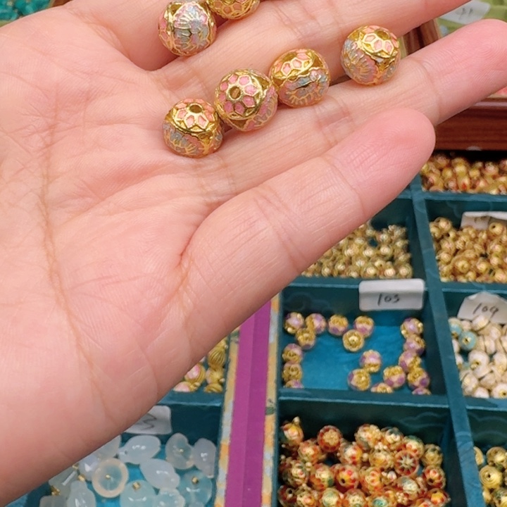 非遗传承手工圆珠扣