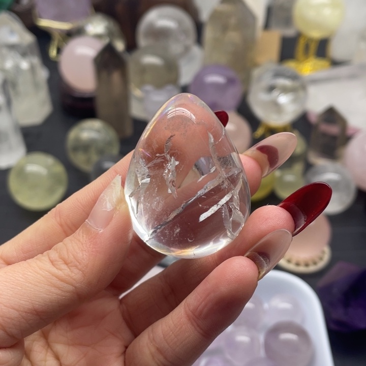 水晶13未镶嵌水滴白爆彩把玩