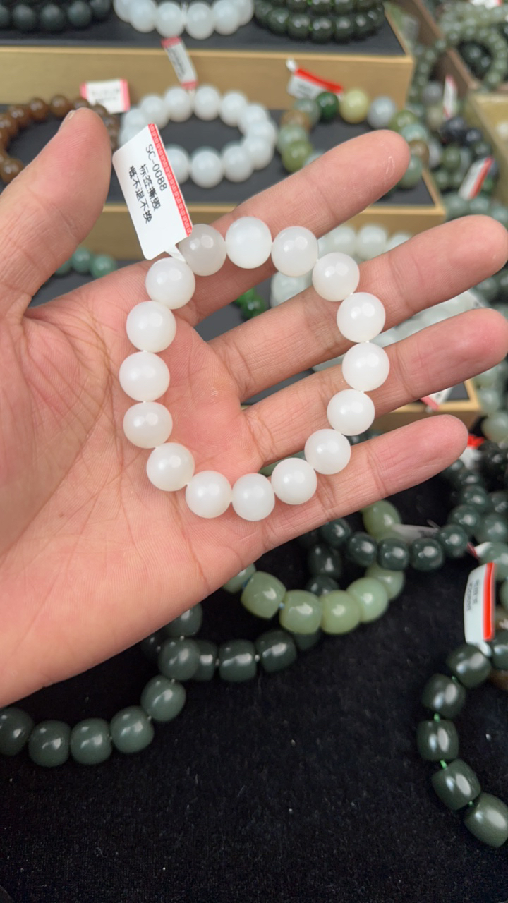 纯天然新疆和田玉且末天泰12mm