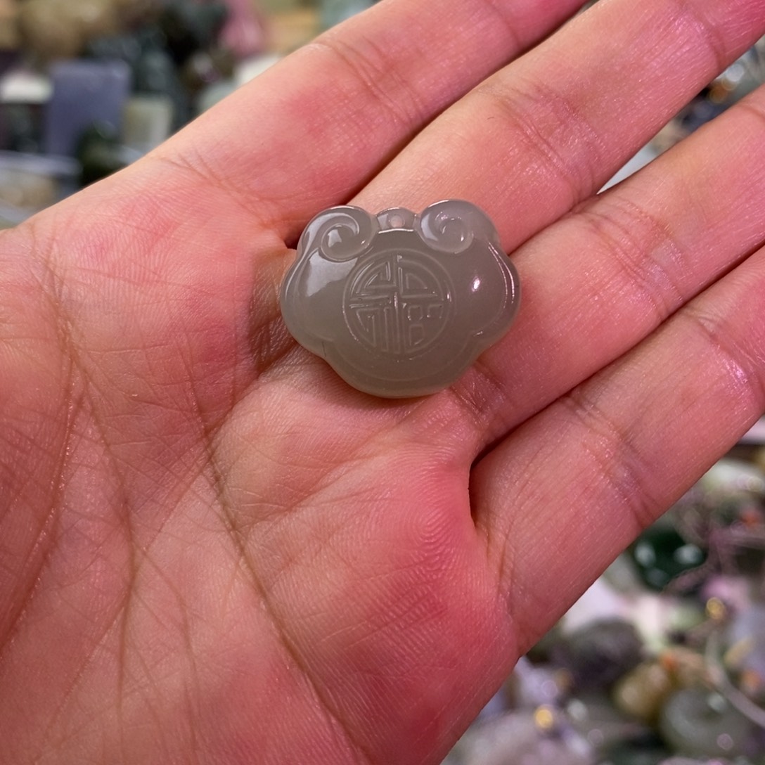 ℳ***ℳ颈饰未镶嵌和田玉