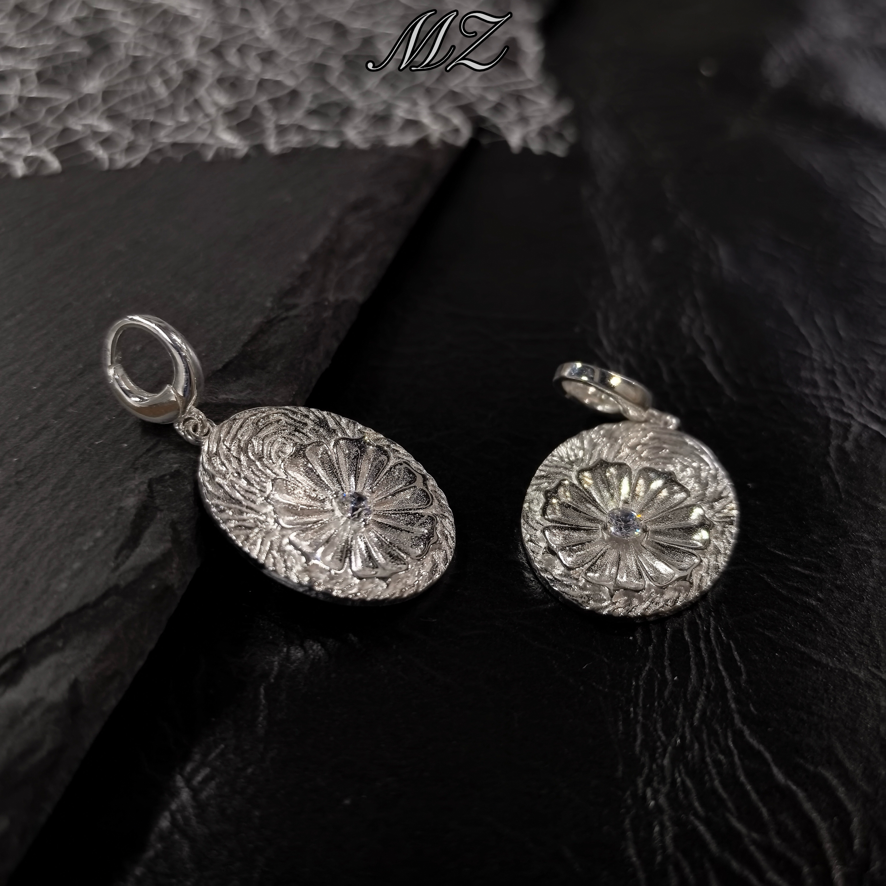 吊坠925银 韩版小众设计感雏菊椭圆简约时髦感-椭圆雏菊吊坠0928