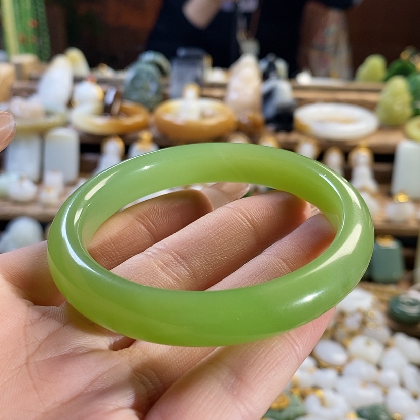 【闪购商品】和田玉手镯55.5未镶嵌