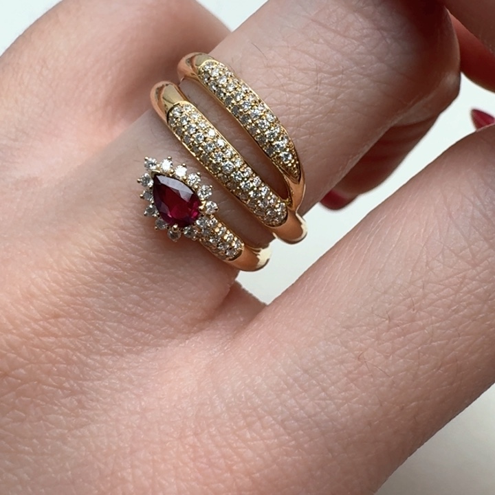 红宝石戒指18K金镶嵌