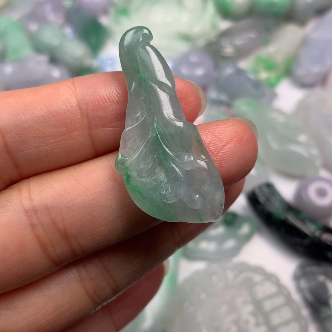 翡翠未镶嵌颈饰翡翠