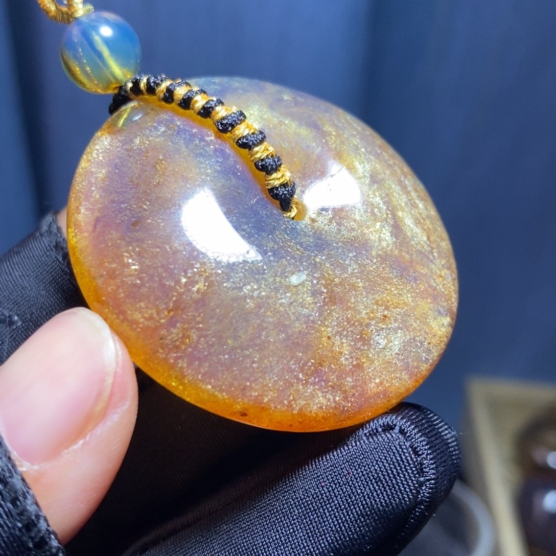 琥珀未镶嵌裸石。。。