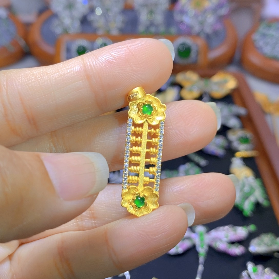 翡翠颈饰银S925镶嵌天然翡翠