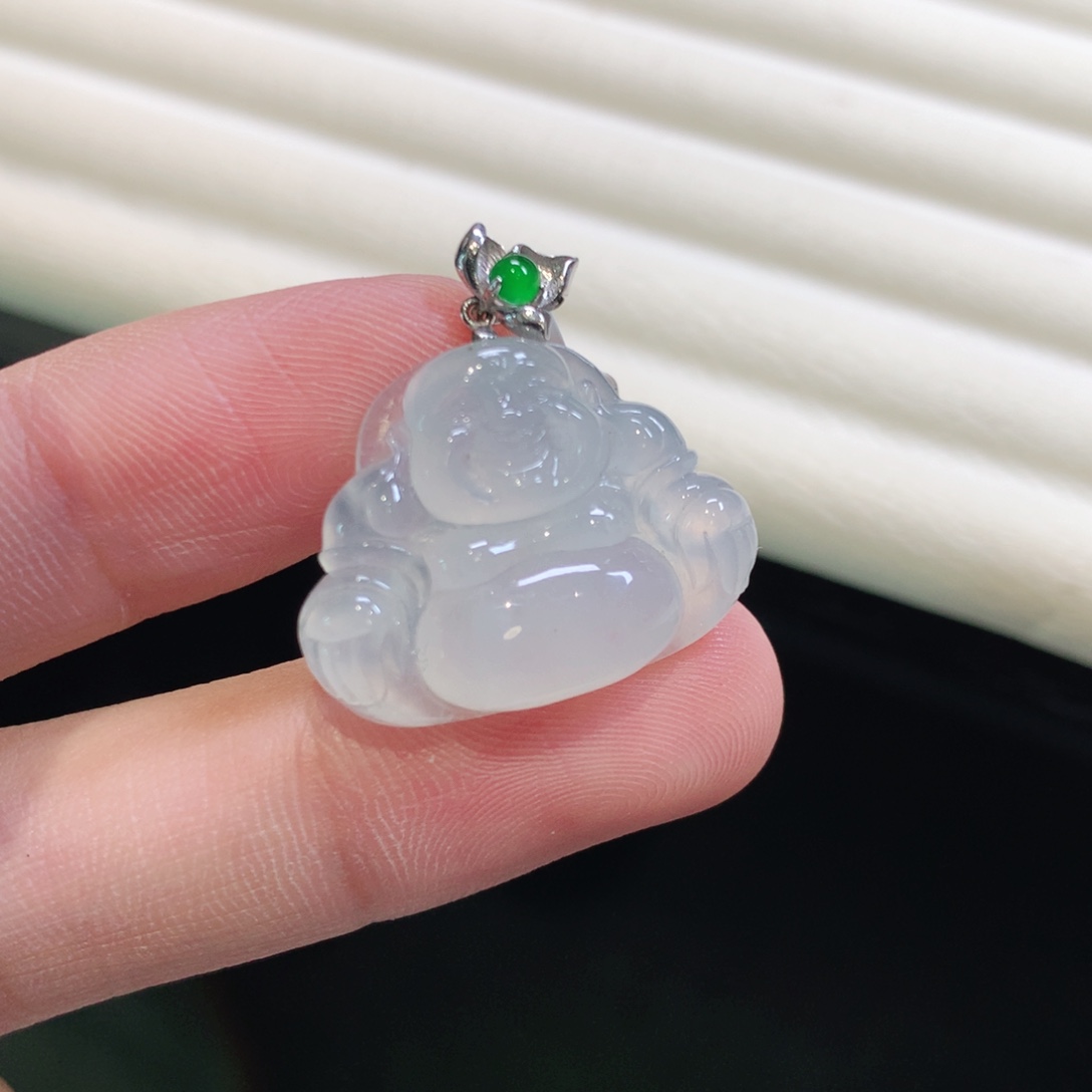 翡翠颈饰18K金镶嵌佛