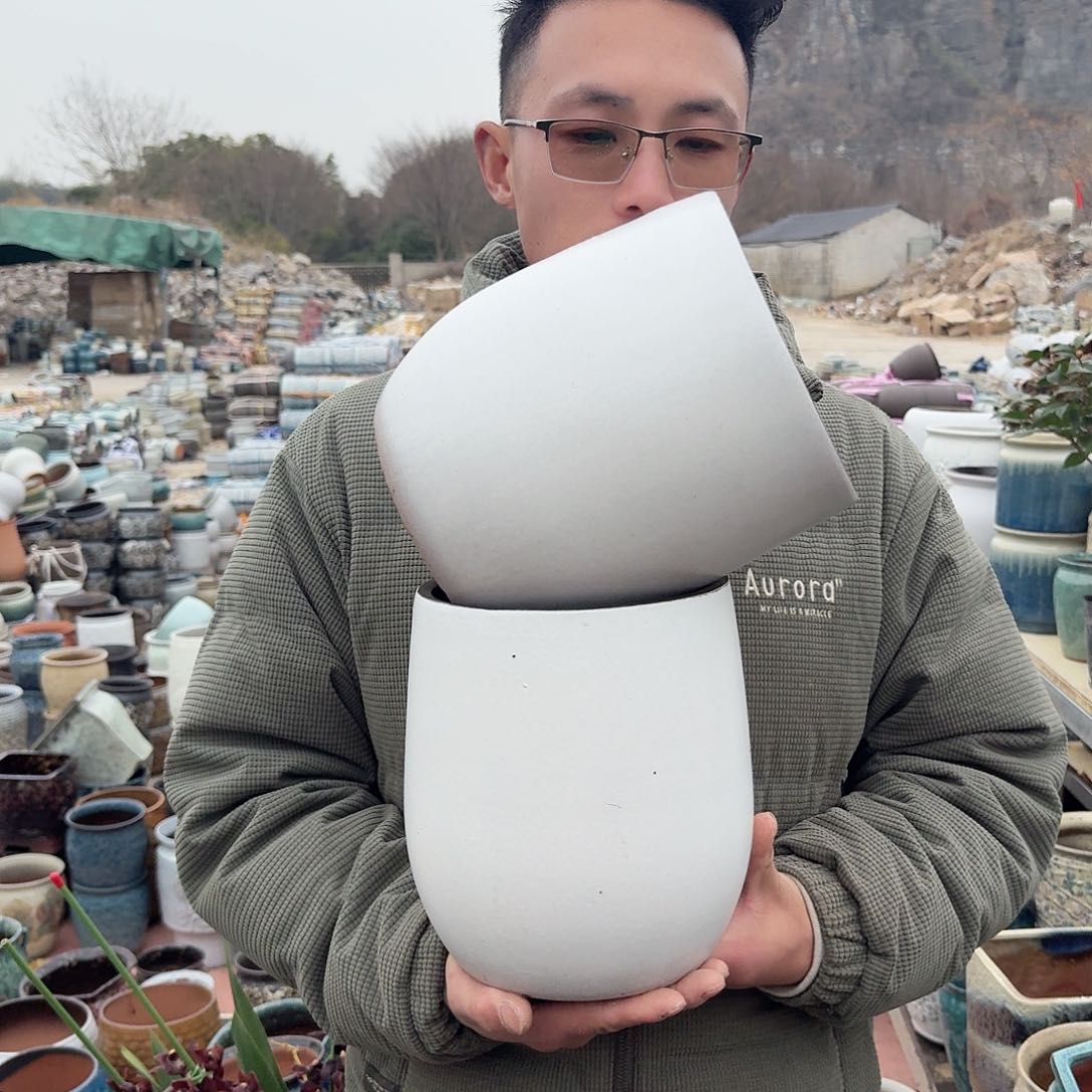 紫砂花盆口17.5高21.6（两个蛋壳白色胡