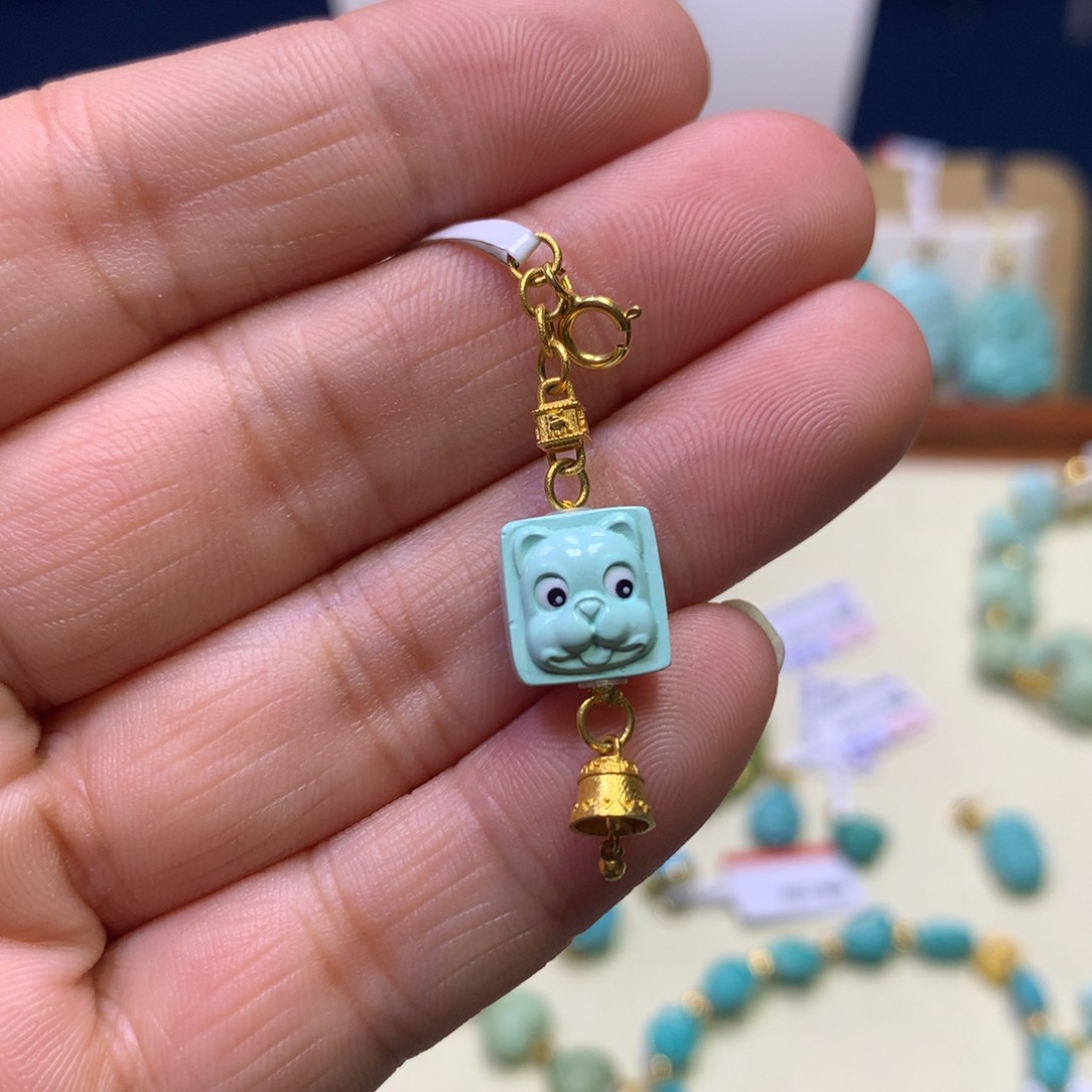 绿松石吊坠18K金镶嵌