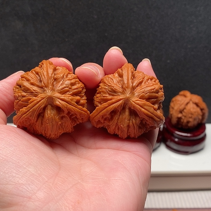 *****吊坠文玩核桃白奔