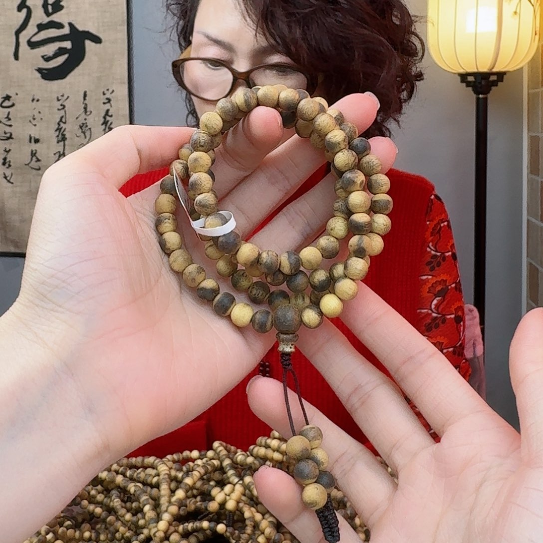 沉香手串玄*海南文昌白奇0.7*108