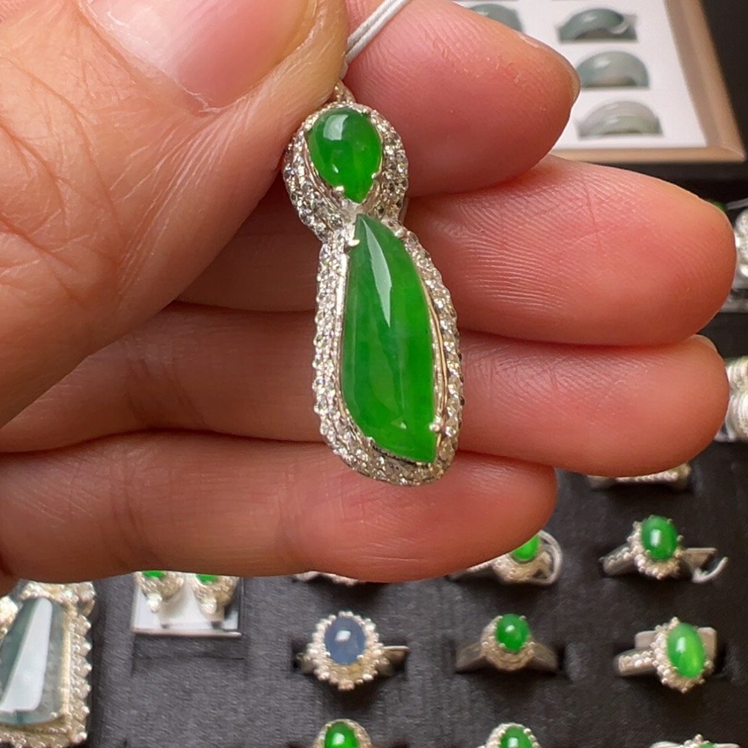 小***秋定制翡翠未镶嵌翡翠