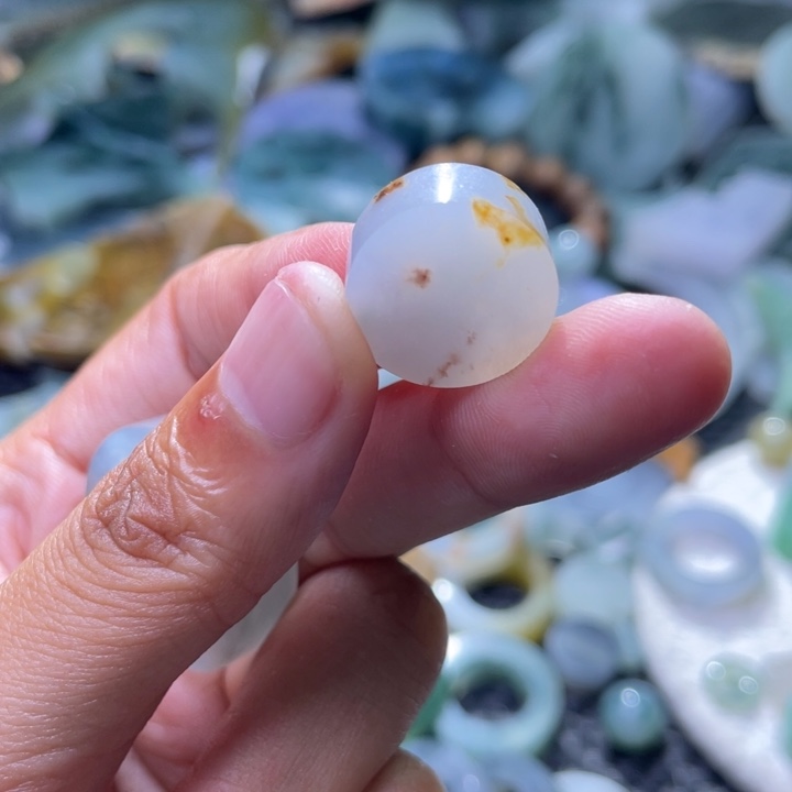 未镶嵌定制翡翠爆***?翡翠定制