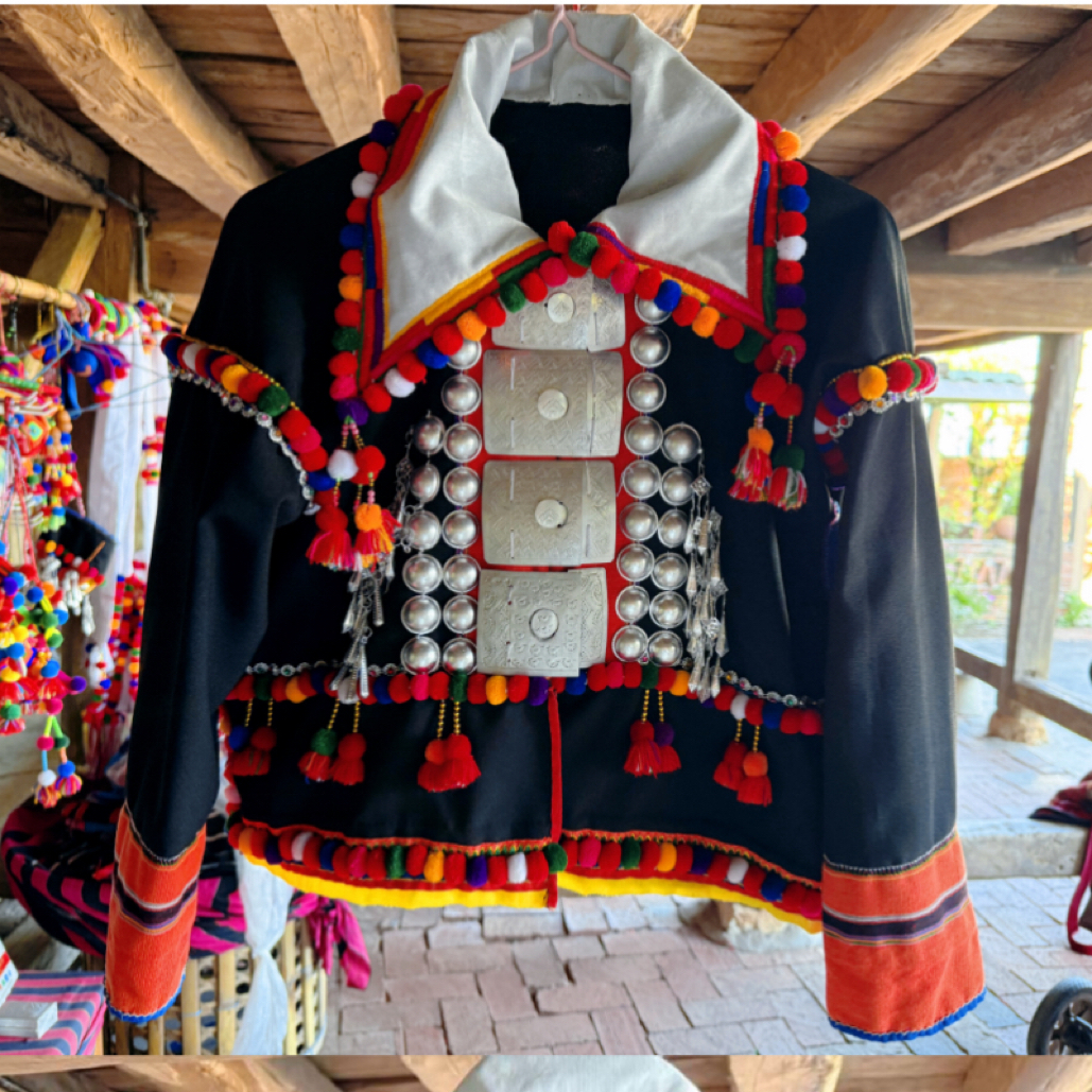 云南德宏芒市三台山德昂族传统服饰女士手工上衣