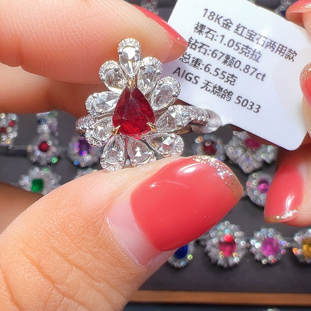 18K金镶嵌红宝石戒指