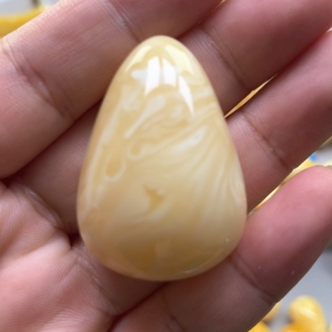 琥珀颈饰未镶嵌吊坠