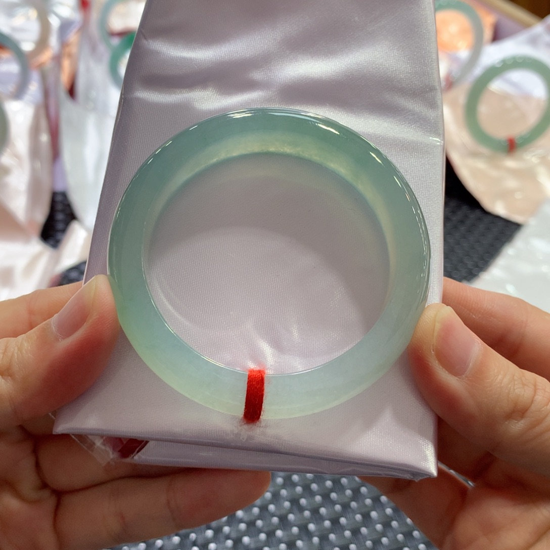 翡翠未镶嵌手镯闪购 2