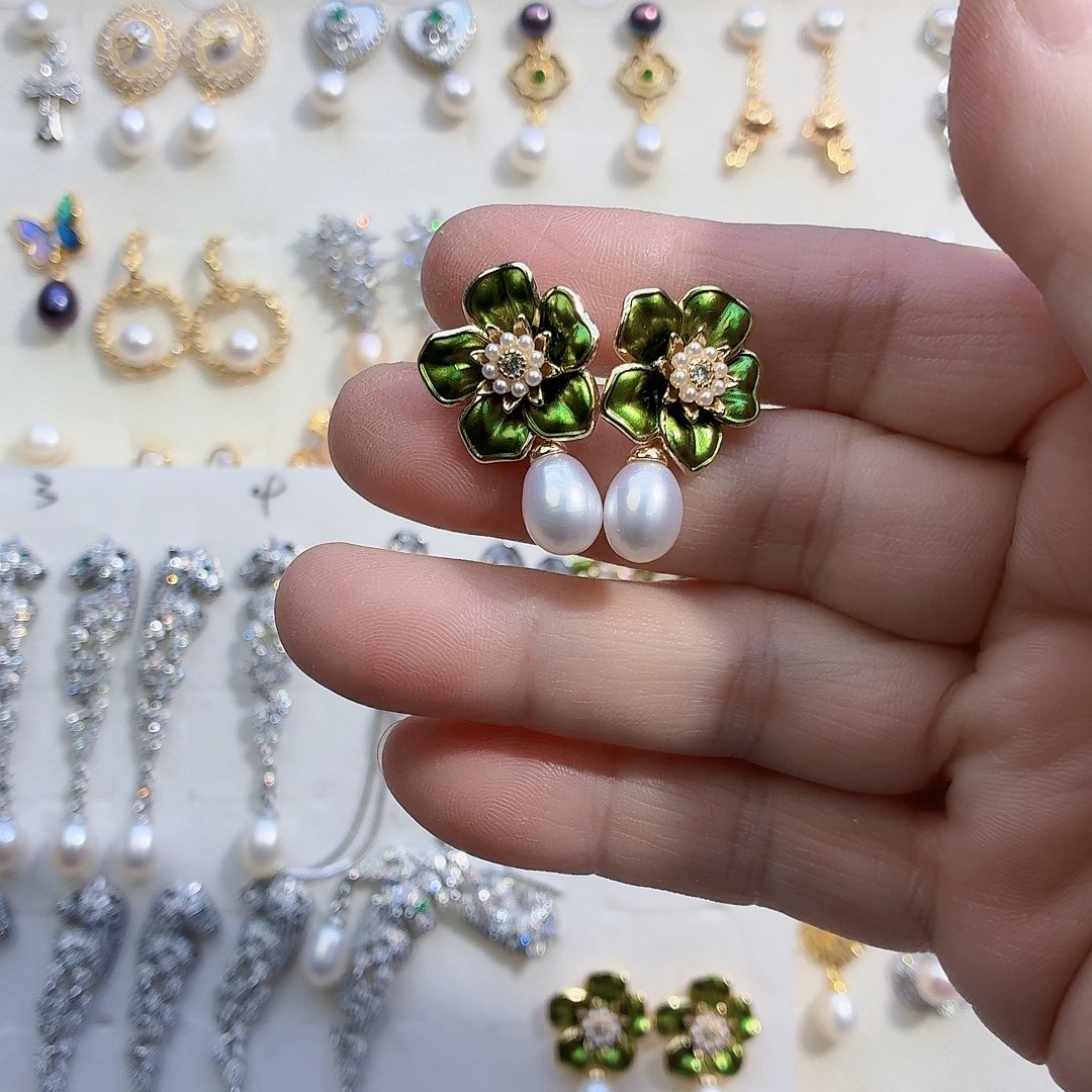 芋***圆合金淡水珍珠耳饰