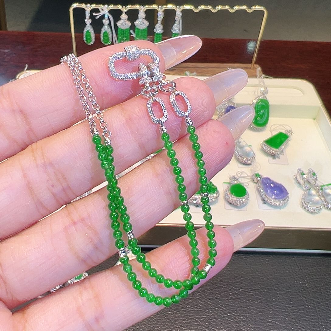 翡翠18K金镶嵌项链翡翠