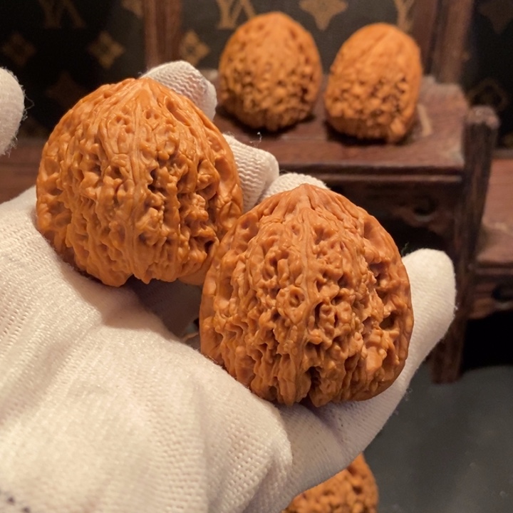 文玩核桃把件弥*南疆石