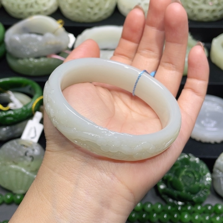 和田玉手镯59+圈口 编号18未镶嵌