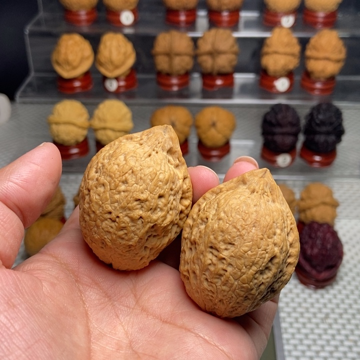 文玩核桃把件玉净瓶12