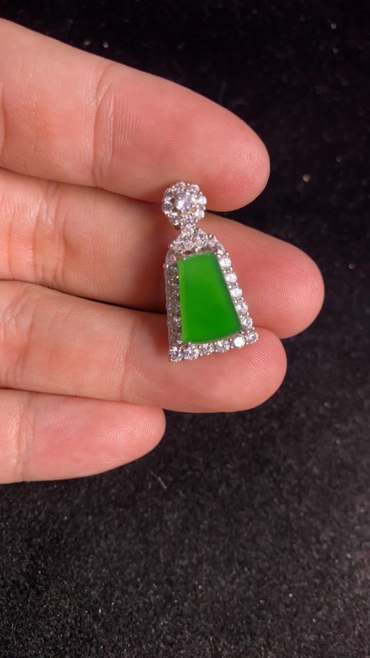 天然A货阳绿无事牌