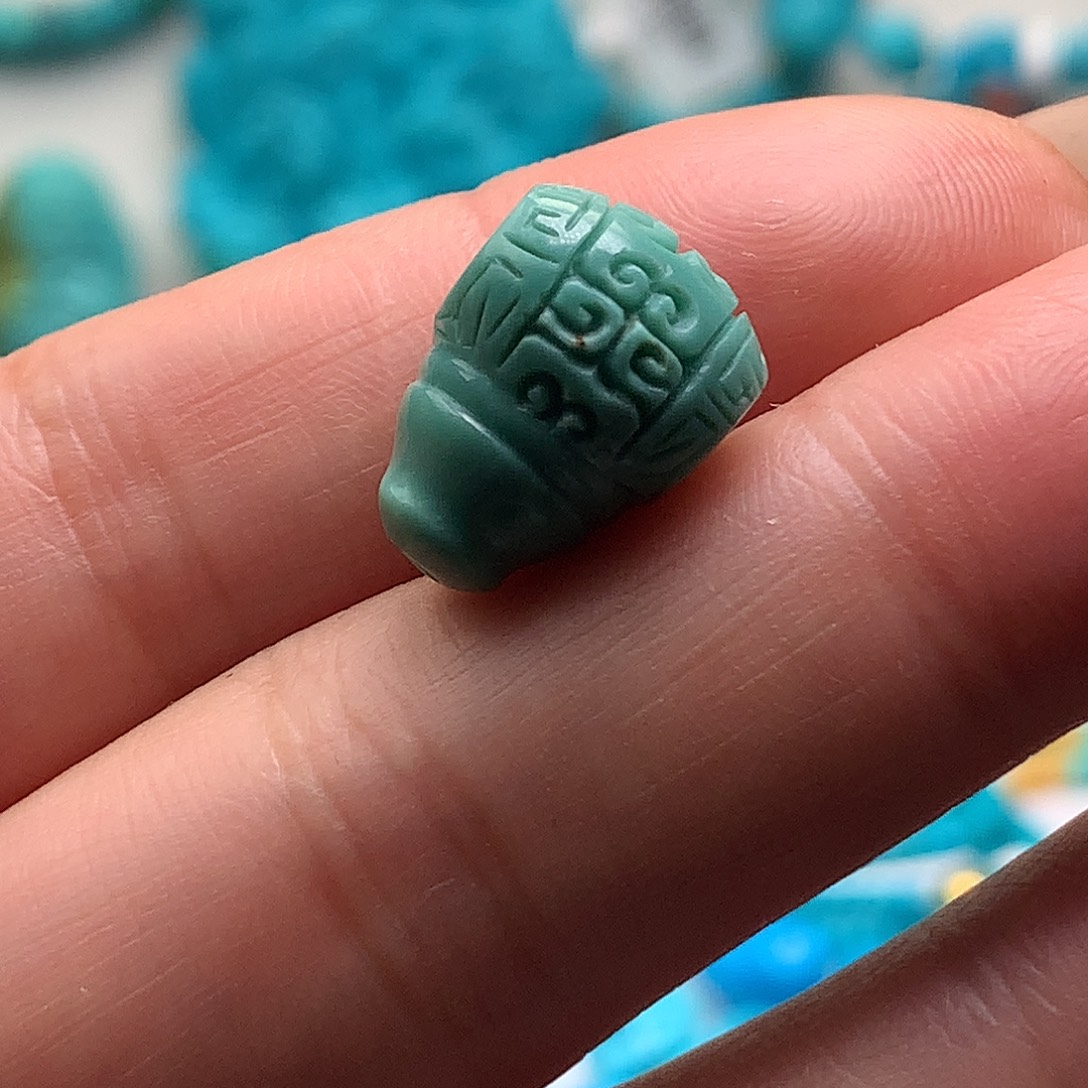 绿松石未镶嵌绿松石精工制作工艺