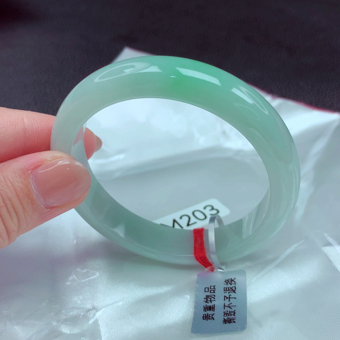 翡翠手镯未镶嵌手镯88