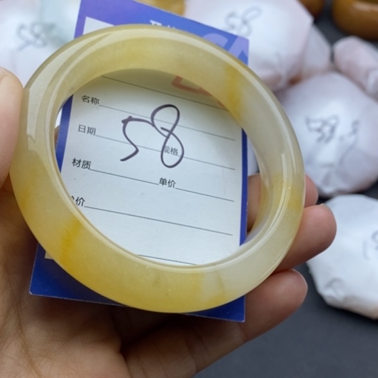 石英质玉未镶嵌手镯