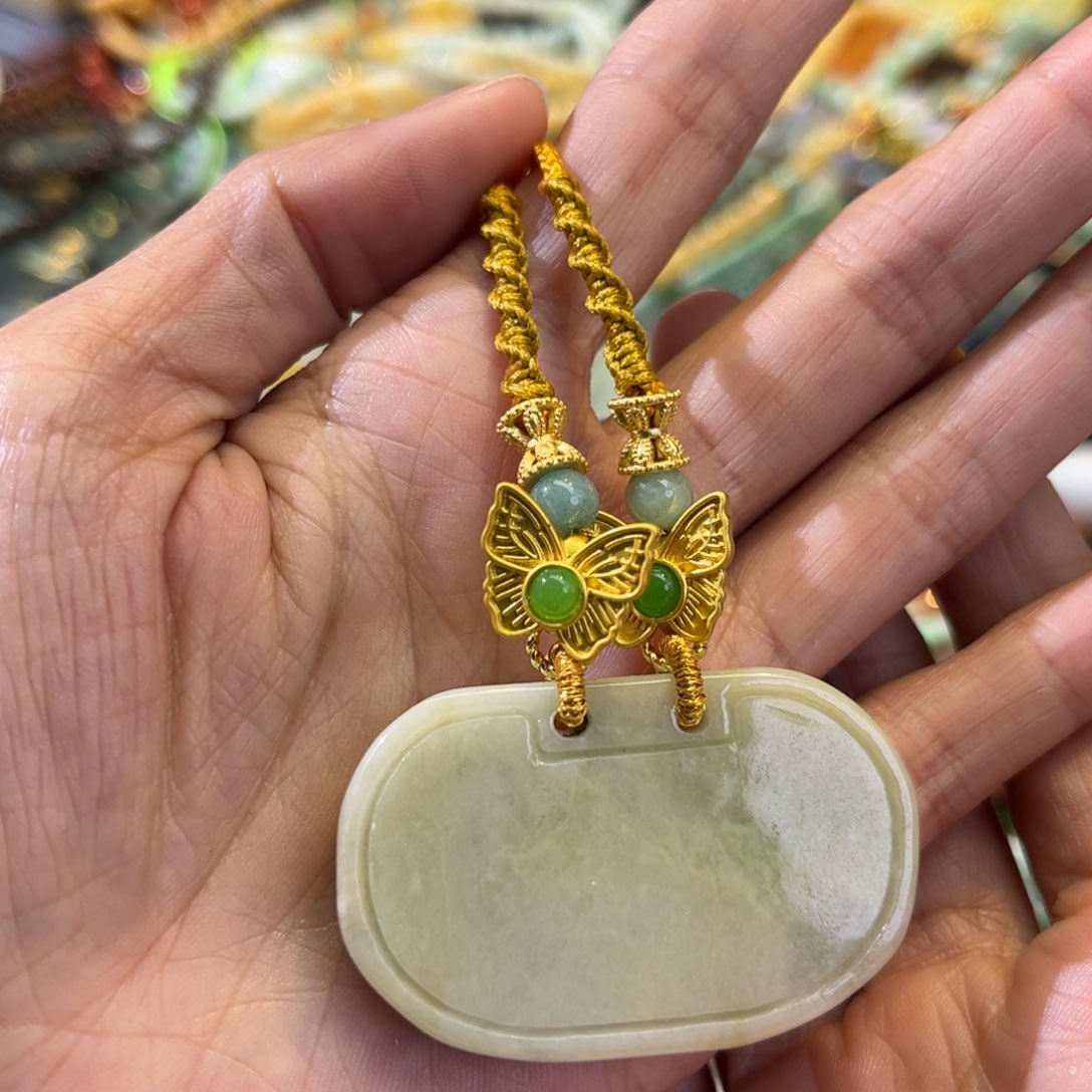 翡翠颈饰未镶嵌待编款